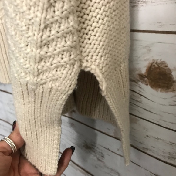 H & M Chunk Cable Knit Sweater Split Sleev… - Picture 5 of 7